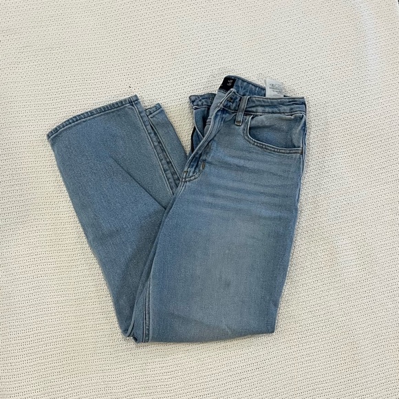 Hollister Ultra High Rise Vintage Straight Jeans - Picture 4 of 4